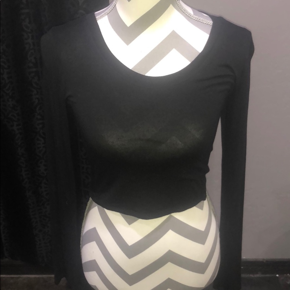 Long sleeve crop top